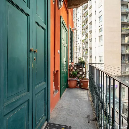 Gold - 5 Minutes From Duomo Milánó